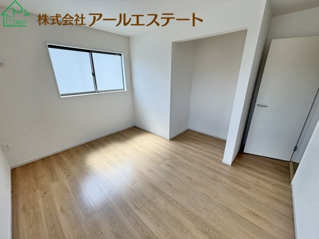 加古郡稲美町中村　　新築戸建の洋室