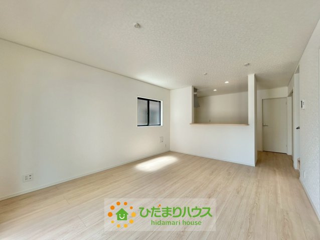 加須市南町第3　新築一戸建て　03　クレイドルガーデンの居間・リビング