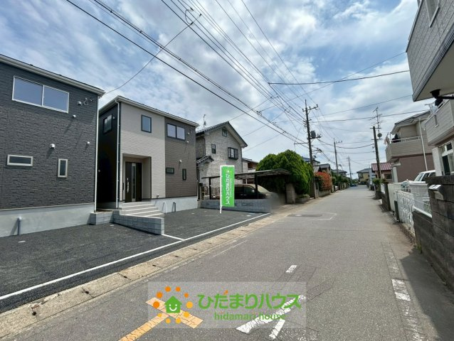 加須市南町第3　新築一戸建て　03　クレイドルガーデンの前面道路含む現地写真