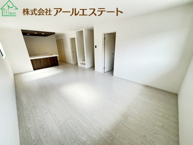 加古郡稲美町中村　　新築戸建の居間・リビング