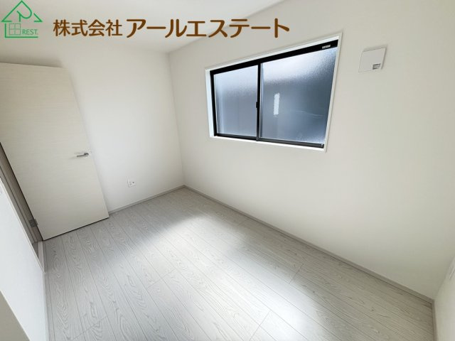 加古郡稲美町中村　　新築戸建の洋室