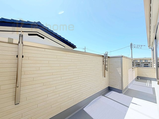 水戸市堀町　新築戸建て　B号棟のバルコニー|お布団やラグなどの大きな物も干しやすい広々としたバルコニー！