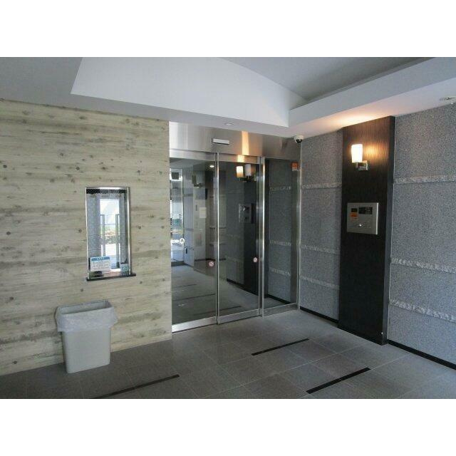 プレール・ドゥーク木場駅前のロビー