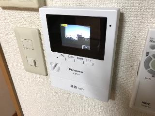 エバーガーデン大堀のセキュリティ|カメラ付インターホン