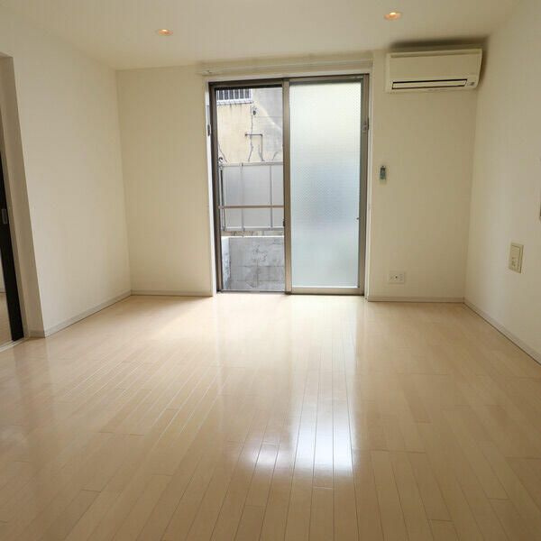 スクエアコートの居間・リビング