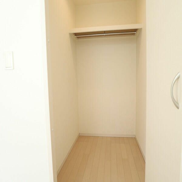 スクエアコートの収納