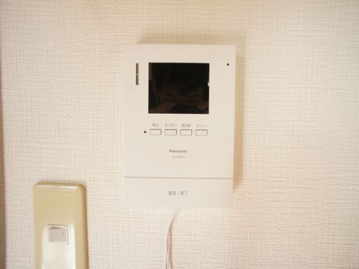 【セキュリティ】 | コーポラスビックツリーD | 訪問者の確認ができるTVドアホン付きです♪