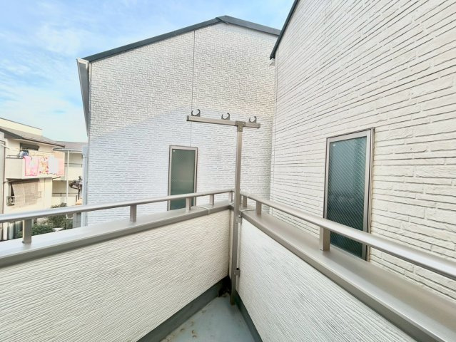 江東区亀戸7丁目　中古戸建のバルコニー|陽当り良好の南向きバルコニーで、お洗濯物干しもはかどります。

現地ご見学希望・資料請求などお気軽にお問い合わせ下さい！
03-5990-5201