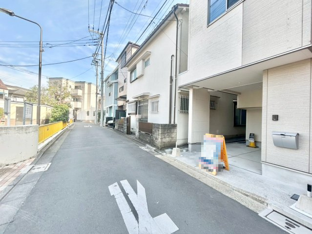 江東区亀戸7丁目　中古戸建の前面道路含む現地写真|自然と触れ合いやすらぎを感じる事ができる、理想的な子育て環境。

現地ご見学希望・資料請求などお気軽にお問い合わせ下さい！
03-5990-5201