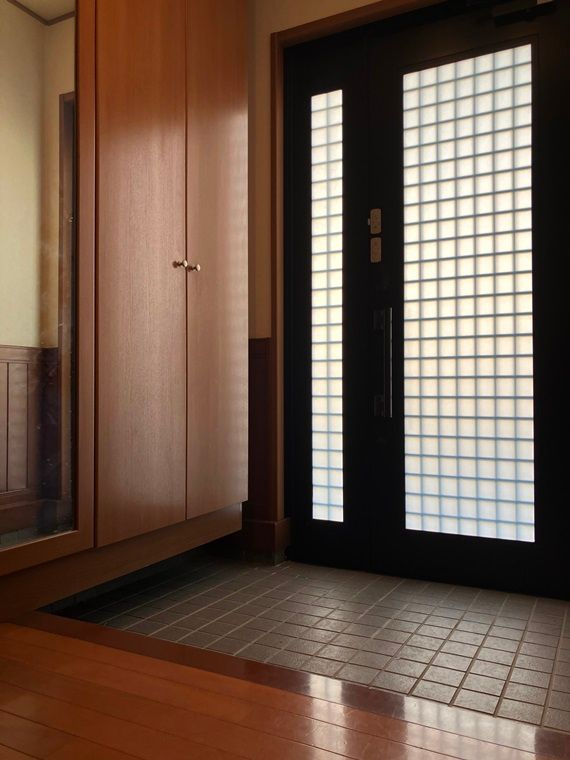中山戸建の玄関