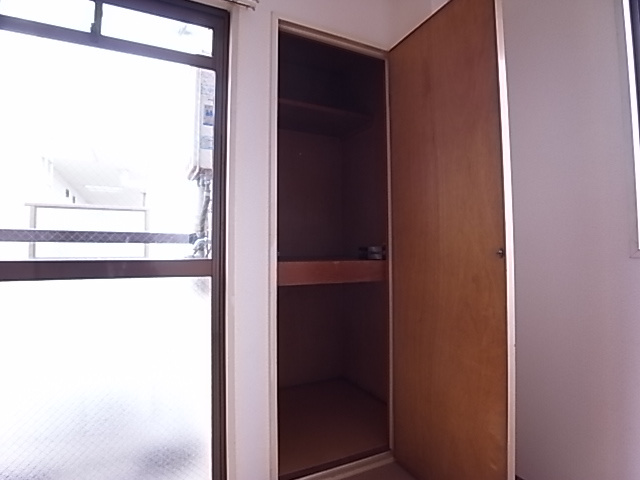 平磯ビルの収納