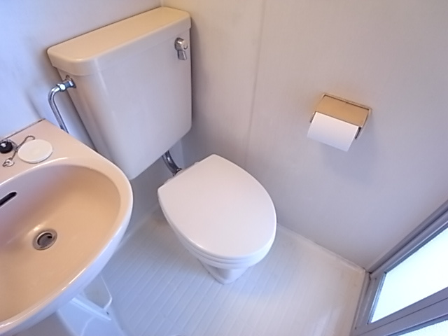 平磯ビルのトイレ