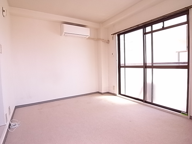 平磯ビルの内装