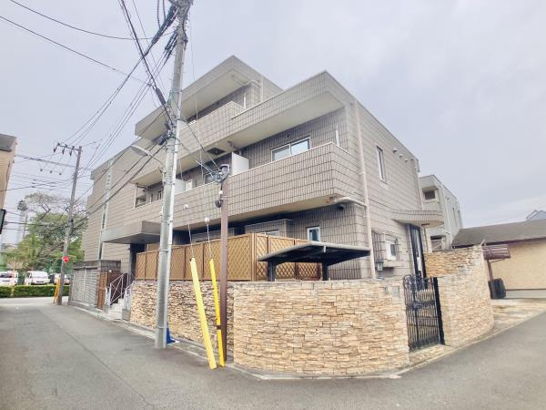 ａｓ　Ｃａｂｉｎｓの外観