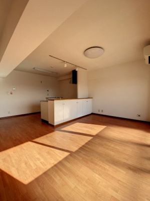 【居間・リビング】 | 市ヶ尾内野ビル | ※同建物ほかのお部屋の写真です。