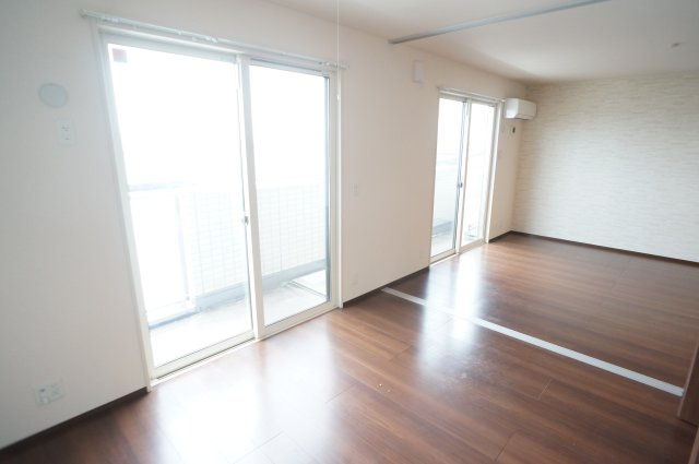 ＫＯＪＩＫＡ（こじか）の居間・リビング