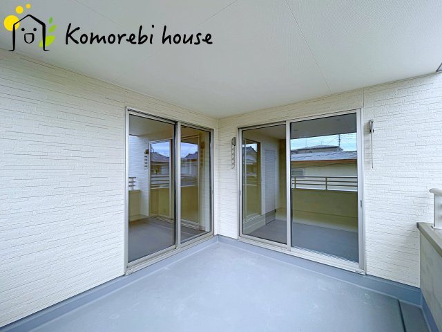 北本市石戸　新築一戸建て　リーブルガーデン　01のバルコニー|暖かな日差しのふりそそぐバルコニー