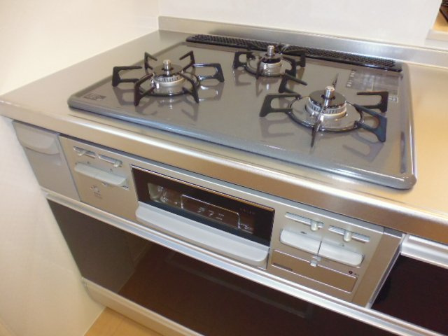 メゾン・ド・シュクルのキッチン|３口ガスコンロ