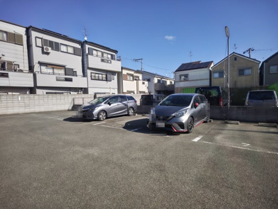 【駐車場】 | マウンテンシーハイム | 駐車場があるので、車を買う予定の方も安心です