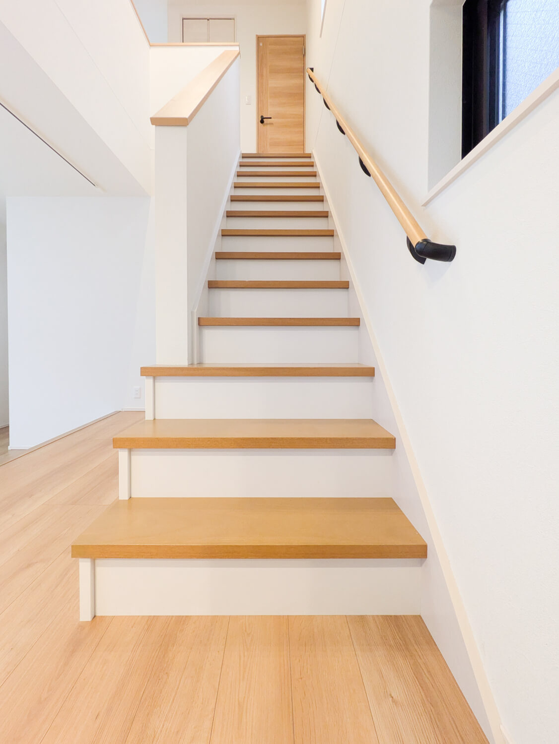 武庫之荘4丁目・一戸建のその他|階段