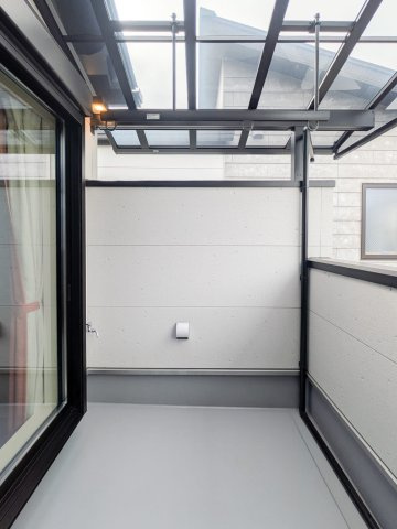 武庫之荘4丁目・一戸建のバルコニー|水栓・コンセントがあり便利です