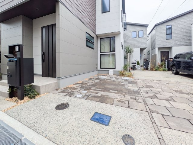 武庫之荘4丁目・一戸建の駐車場