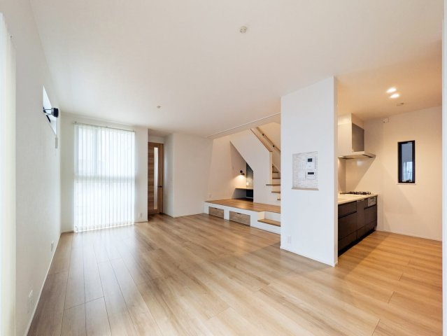 武庫之荘4丁目・一戸建の居間・リビング|LDK