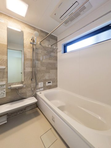 武庫之荘4丁目・一戸建の浴室