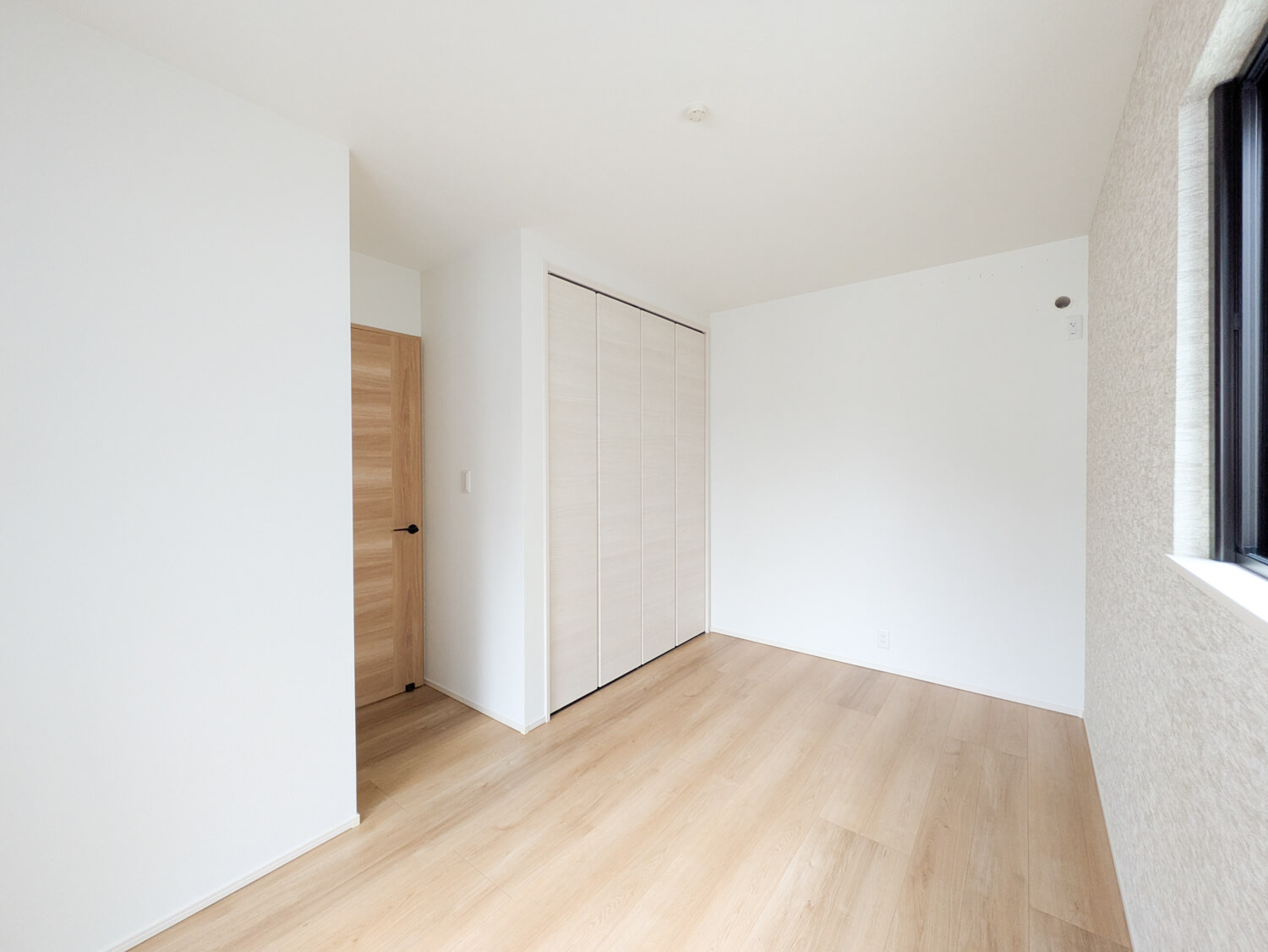 武庫之荘4丁目・一戸建の洋室|約5.2帖