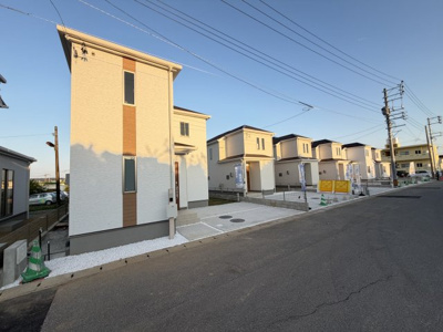 【外観】 | 読谷村喜名Ⅱ（全11棟）B号棟 | B号棟　駐車3台完備♪