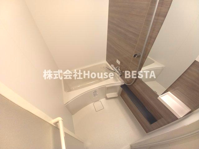 レジュールアッシュ神戸湊川公園の浴室