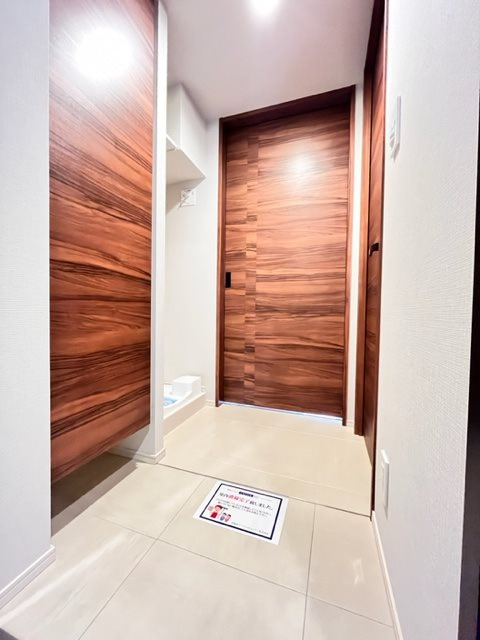 クレヴィアリグゼ雪が谷大塚の玄関