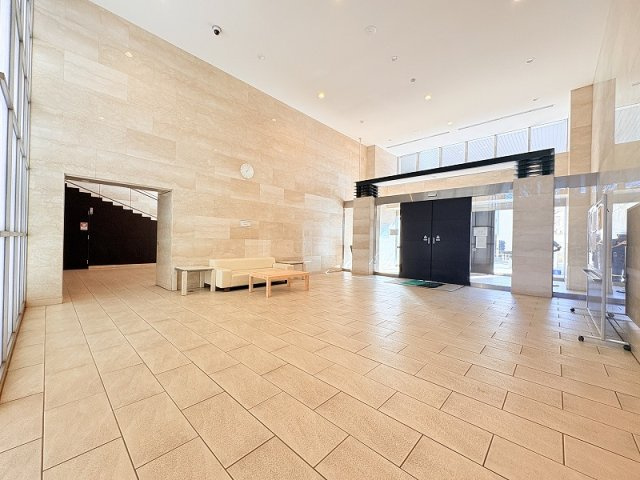 【エントランス】 | グランジオ武蔵野　(保谷店) | 24時間365日管理人常駐。管理体制が整っており、綺麗に整備されています。