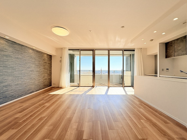 【居間・リビング】 | グランジオ武蔵野　(保谷店) | 開放的な空間でゆったりとやすらぎに包まれた時をお過ごしください。