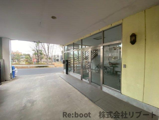 日暮５丁目事務所のエントランス