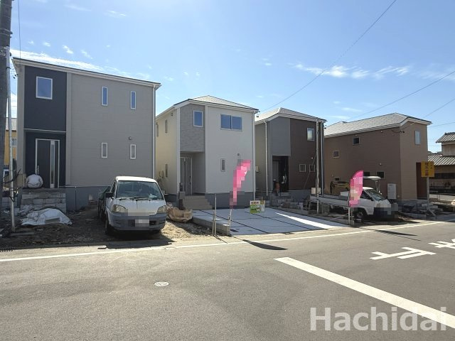 碧南第65尾城町　新築戸建＜2号棟＞の前面道路含む現地写真
