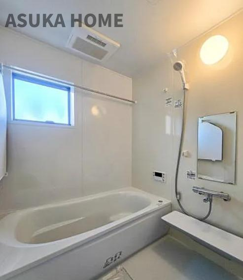 緑区白山2丁目の浴室|足を延ばしてゆっくり浸かれるバスはタブは一日の疲れをいやせそうです。