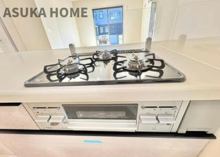 緑区白山2丁目のキッチン|三口コンロはおいしい料理がいっぺんに作れ手便利！