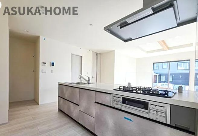 緑区白山2丁目のキッチン|動線の良いシステムキッチンはアイランドキッチン！