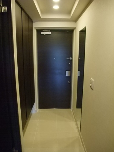 ローレルコート甲子園口の玄関