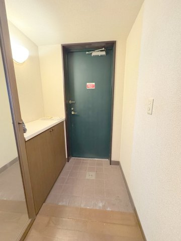 グランドメゾン赤羽の玄関