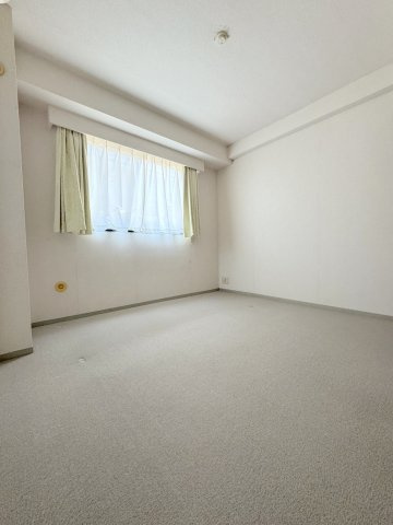 グランドメゾン赤羽の洋室