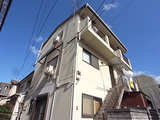 マンション廣岡の外観