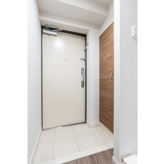 アルファコート町屋の玄関