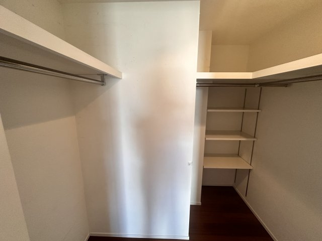 広尾ガーデンフォレストD棟の収納|ウォークインクローゼット