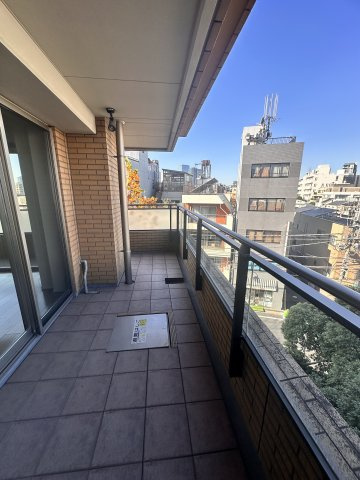 広尾ガーデンフォレストD棟のバルコニー|L字バルコニー