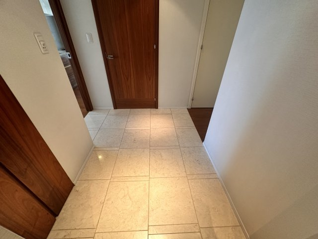 広尾ガーデンフォレストD棟の玄関