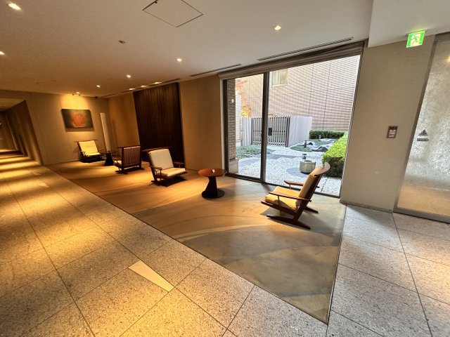 広尾ガーデンフォレストD棟のロビー