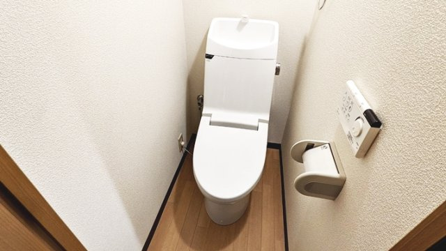 ロッキーハウスのトイレ|コンパクトで使いやすいトイレです