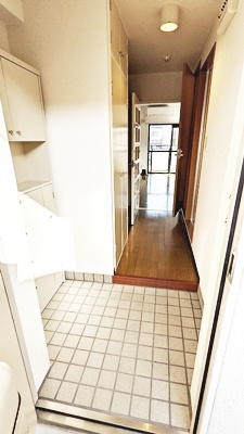 ロッキーハウスの玄関|落ち着いた玄関です